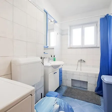 Apartamento Cozy In With Wifi Pula