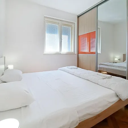 Cozy In With Wifi Pula