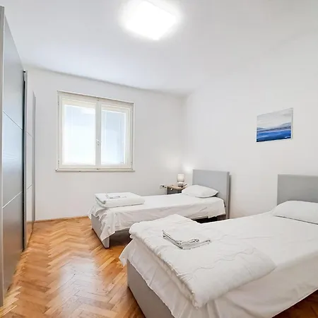 Cozy In With Wifi * プーラ